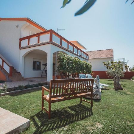 Apartman Neli Vir Luaran gambar