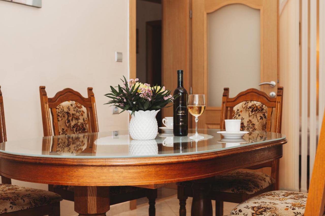 Apartman Neli Vir Luaran gambar