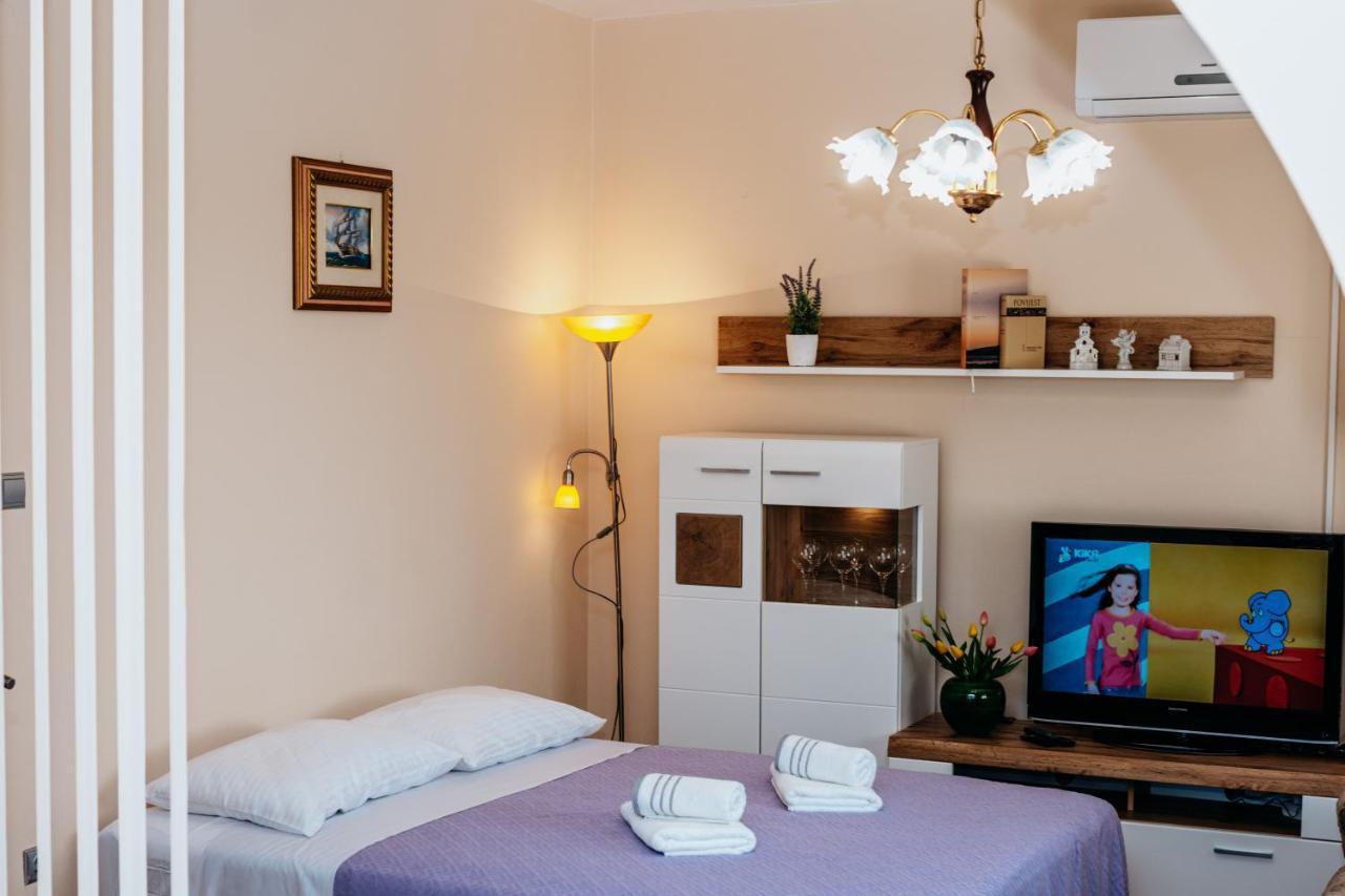 Apartman Neli Vir Luaran gambar