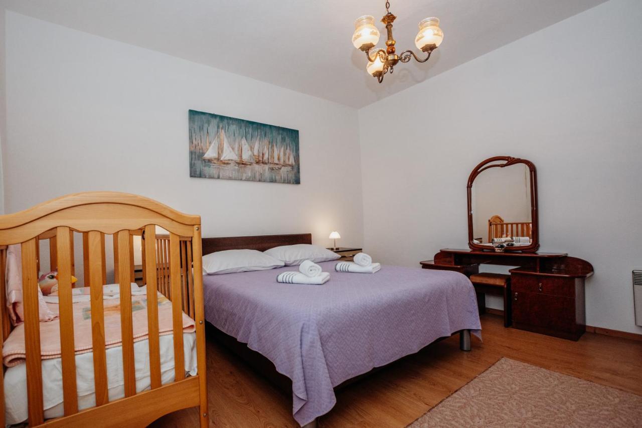 Apartman Neli Vir Luaran gambar